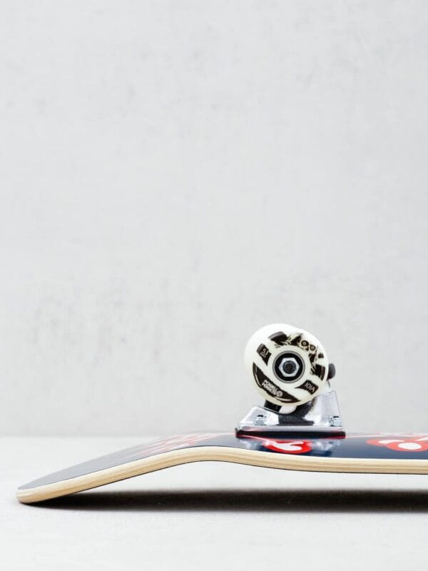 Patineta Completa Powell Peralta 8.25" - Image 3